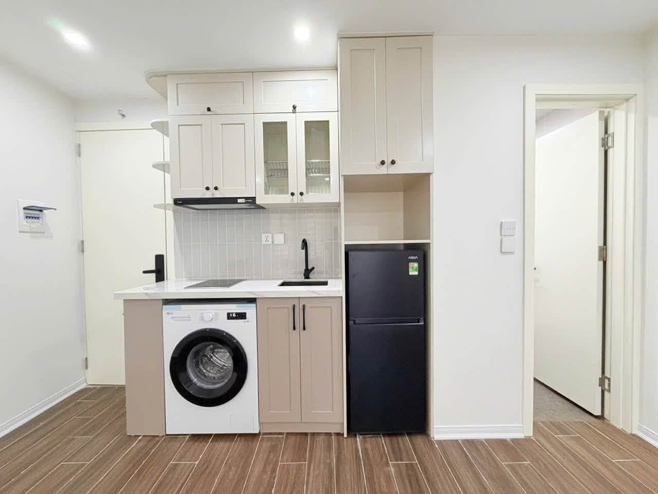 TÒA CĂN HỘ HOÀNG HOA THÁM - 10 TẦNG CÓ HẦM - CÁCH PHỐ 50M